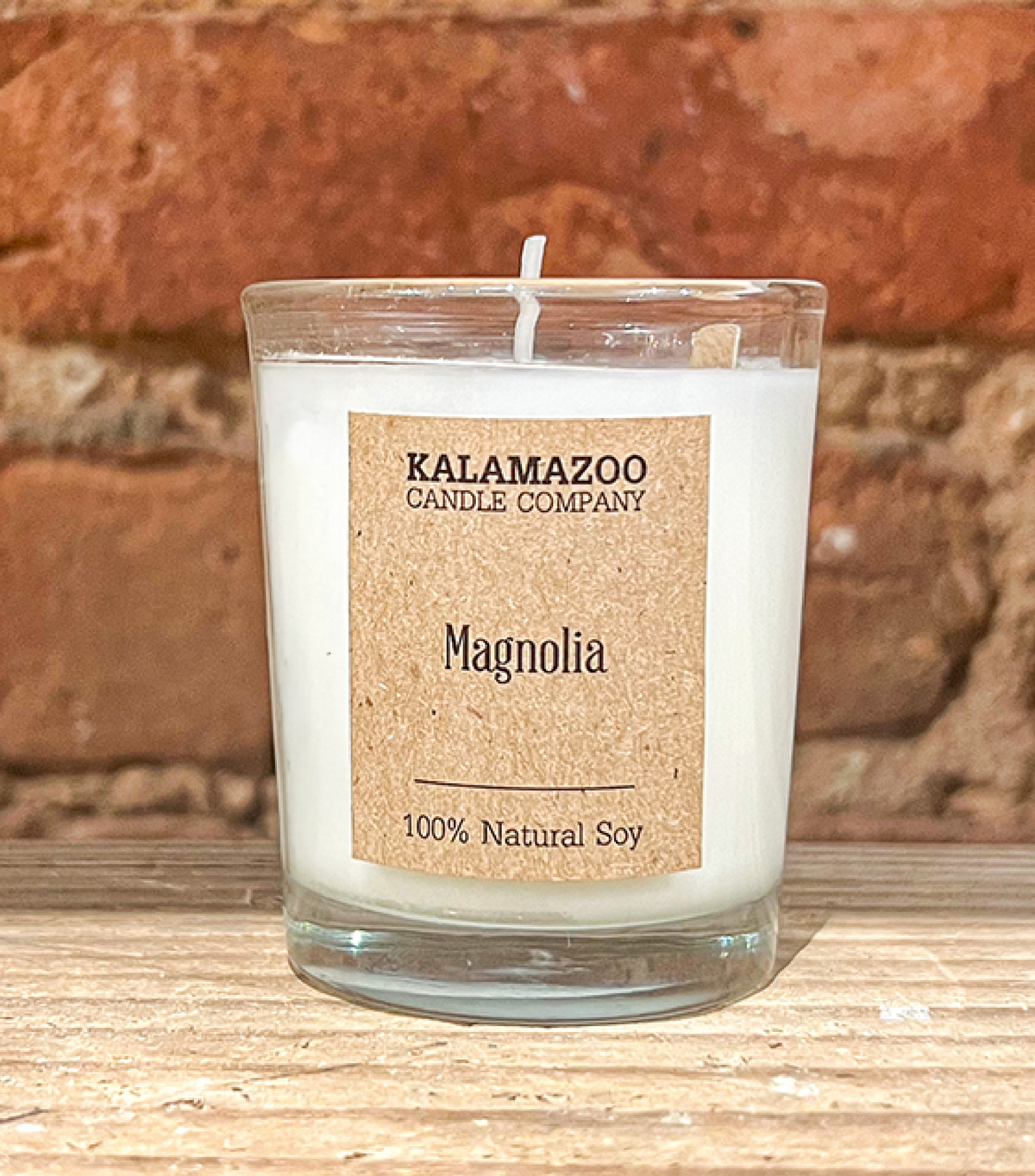 Magnolia Candles Like summer evenings on the veranda, this classic soy candle has notes of pink magnolia, pear blossom, night-blooming jasmine, and a hint of citrus. All Kalamazoo Candles are: 100% natural scented soy wax; produced using locally sourced a