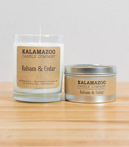 The tang of fresh-cut pine dappled with earthy eucalyptus and carried on crisp mountain air. A classically cozy scent that will fill your home with warm memories. Made in Kalamazoo, MI USA.